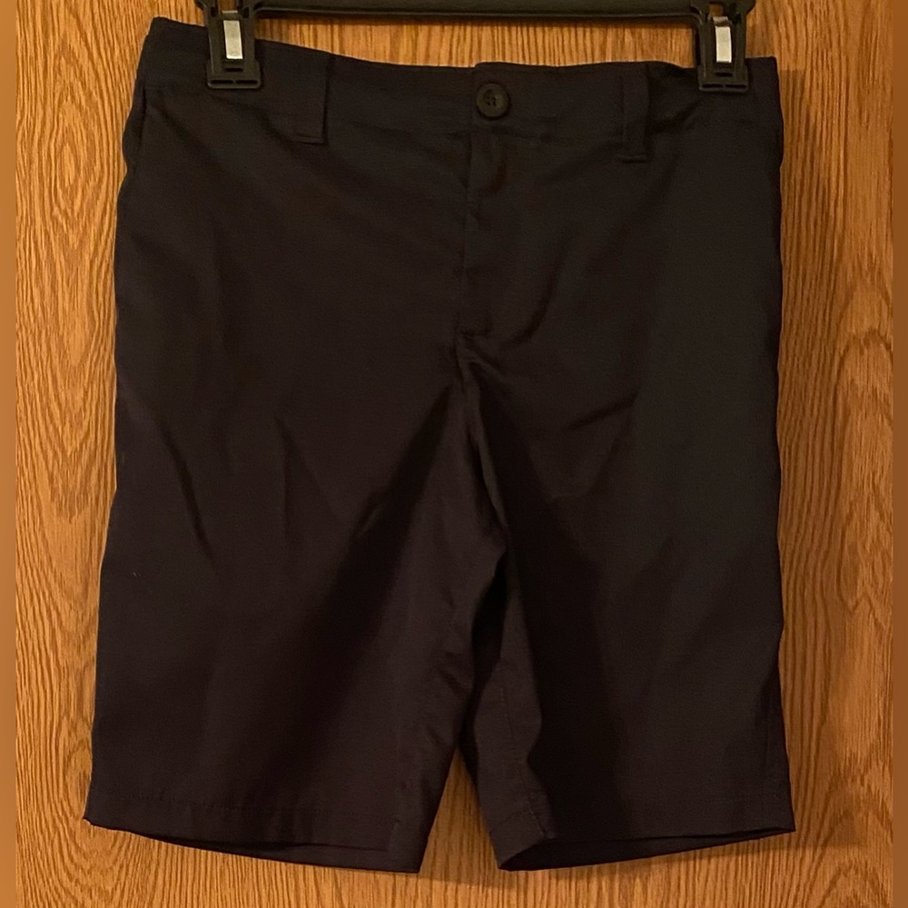Boys Under Armour black shorts size 12